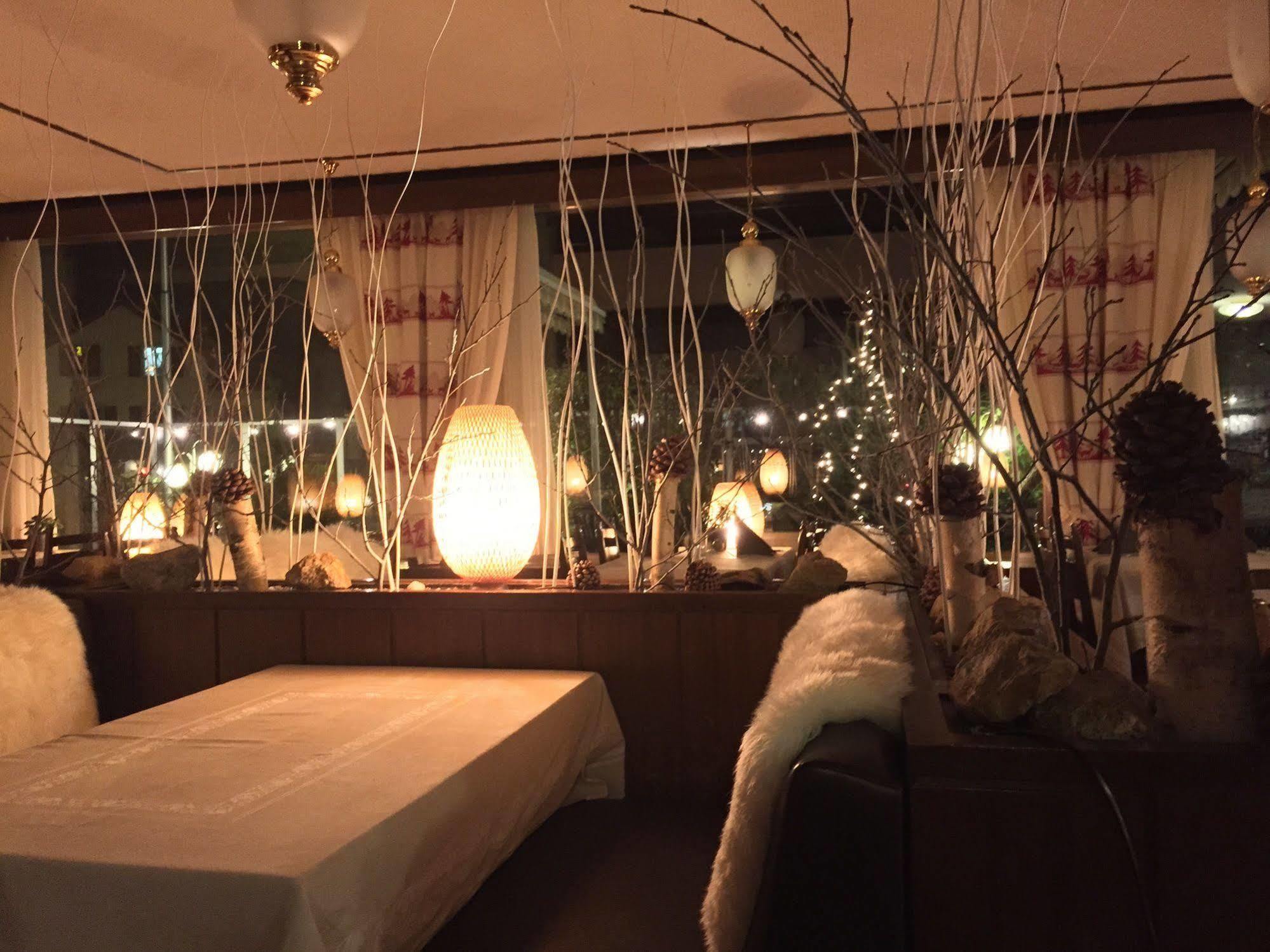 מונטרה Hotel De Chailly מראה חיצוני תמונה